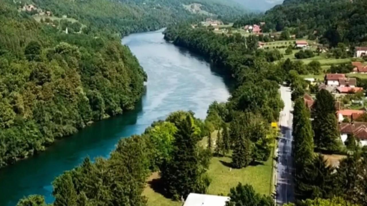 Vrhpolje Etno Selo Bok Bed & Breakfast エクステリア 写真