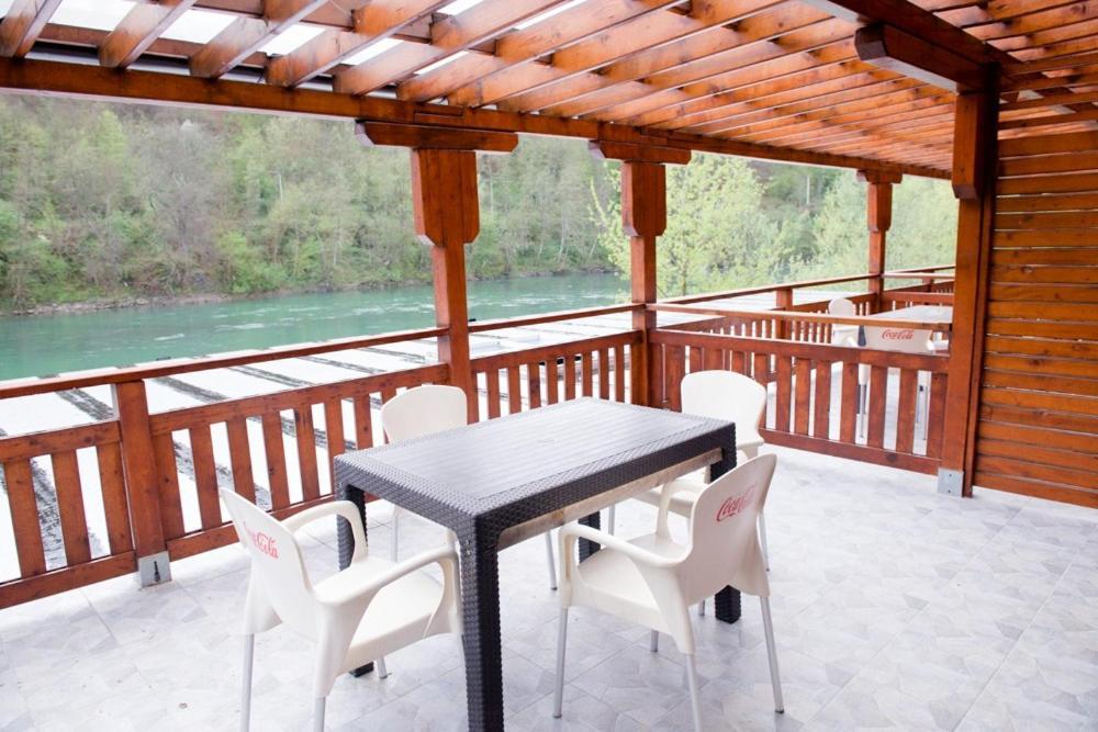Vrhpolje Etno Selo Bok Bed & Breakfast エクステリア 写真