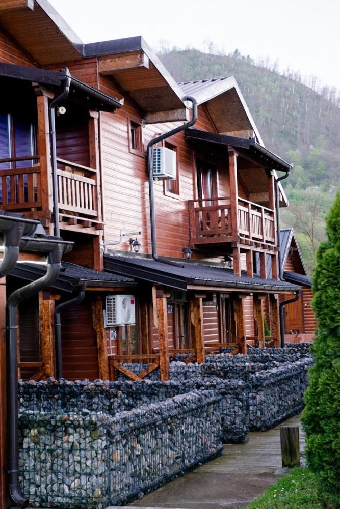 Vrhpolje Etno Selo Bok Bed & Breakfast エクステリア 写真